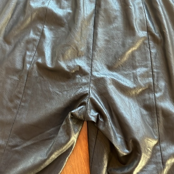 BCBG all leather leggings, worn but still in a very good condition, size medium - Picture 7 of 7